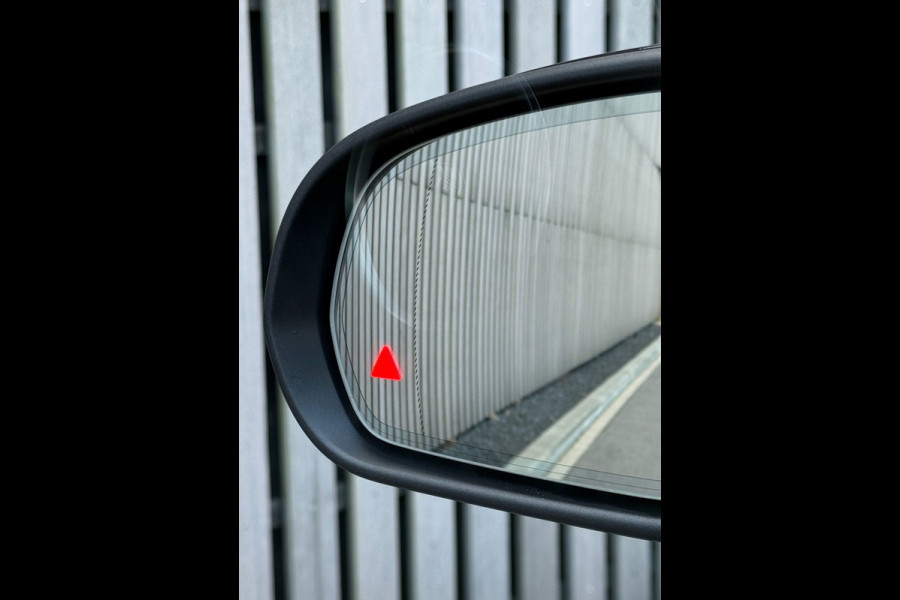 Mercedes-Benz GLC 200 / Panodak / Leer / Camera / Facelift