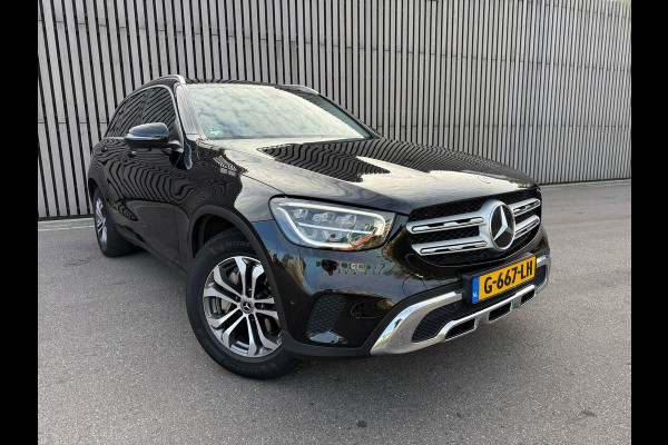 Mercedes-Benz GLC 200 / Panodak / Leer / Camera / Facelift