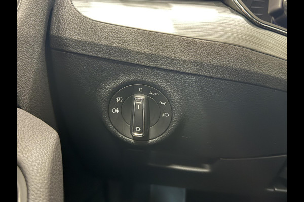 Škoda Superb Combi 1.5 TSI ACT Business Edition Airco ECC Navi Carplay Virtual Cockpit Full LED PDC A Keyless Go Cruise Control Privacy Glass