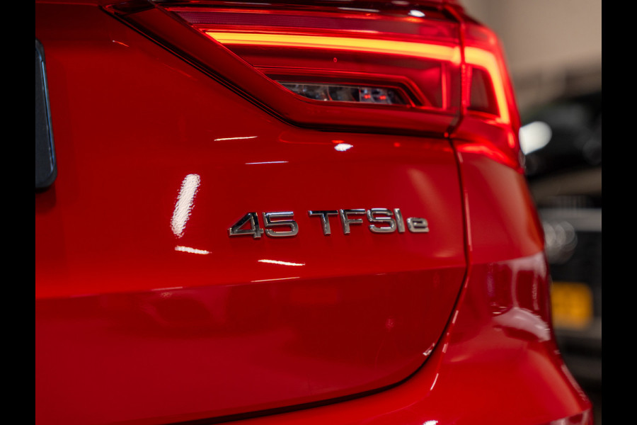Audi Q3 45 TFSI e S-Line, Matrix Led, Apple Carplay, Virtual Cockpit, Plug in, Cam, ACC, Clima, Blind Spot, Voll Onderhoud