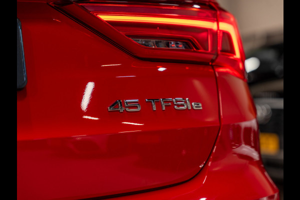 Audi Q3 45 TFSI e S-Line, Matrix Led, Apple Carplay, Virtual Cockpit, Plug in, Cam, ACC, Clima, Blind Spot, Voll Onderhoud