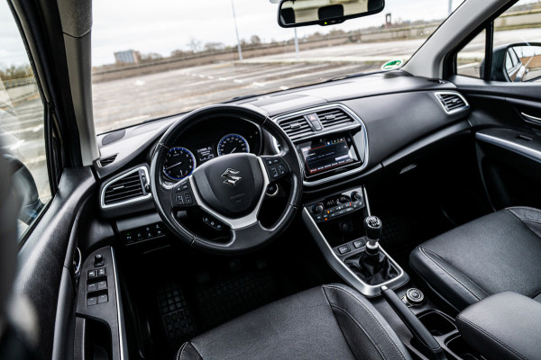 Suzuki S-Cross 1.4 Boosterjet AllGrip Style Smart Hybrid | Airco/Clima | Adaptive Cruise Control | Camera | Navigatie | Stoelverw.