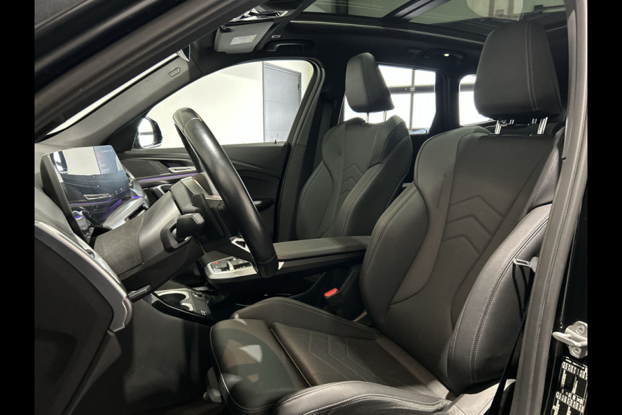 BMW iX1 xDrive30 67 kWh M Sport Edition | Panoramadak | Sportstoelen Soh (batterijcheck) Waarde 97,8 %