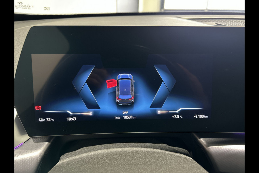 BMW iX1 xDrive30 67 kWh M Sport Edition | Panoramadak | Sportstoelen Soh (batterijcheck) Waarde 97,8 %