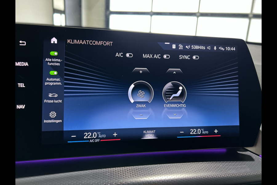 BMW iX1 xDrive30 67 kWh M Sport Edition | Panoramadak | Sportstoelen Soh (batterijcheck) Waarde 97,8 %