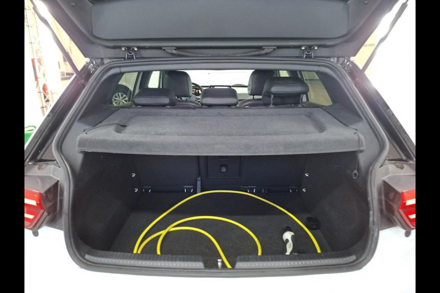 Volkswagen ID.3 First Plus 58 kWh NL-AUTO | LEDER | NAVI