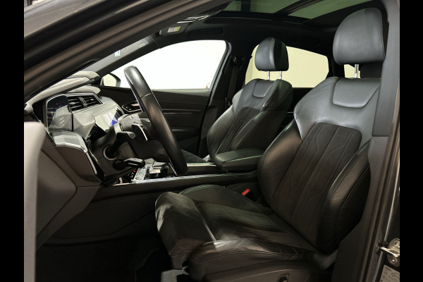 Audi e-tron Sportback 55 quattro Business edition Plus 95 kWh | Panoramadak } voorstoelen verwarmd Soh (batterijcheck) Waarde 91,0 %