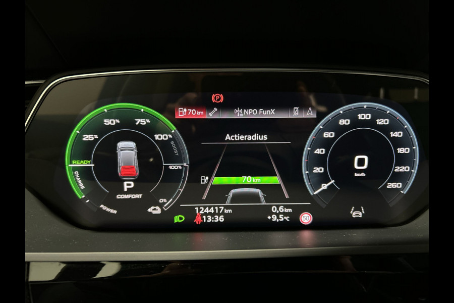 Audi e-tron Sportback 55 quattro Business edition Plus 95 kWh | Panoramadak } voorstoelen verwarmd Soh (batterijcheck) Waarde 91,0 %