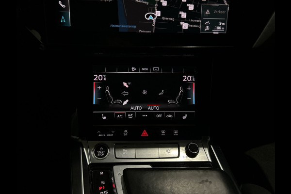 Audi e-tron Sportback 55 quattro Business edition Plus 95 kWh | Panoramadak } voorstoelen verwarmd Soh (batterijcheck) Waarde 91,0 %