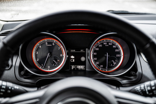 Suzuki Swift 1.2 Comfort Smart Hybrid | Automaat | Airco | Radio/CD-Speler | Adaptive Cruise Contol |