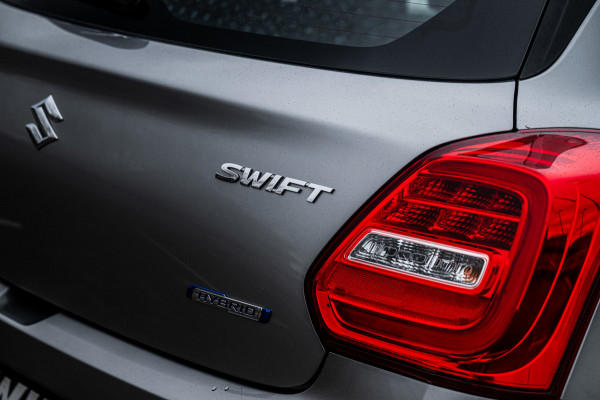 Suzuki Swift 1.2 Comfort Smart Hybrid | Automaat | Airco | Radio/CD-Speler | Adaptive Cruise Contol |