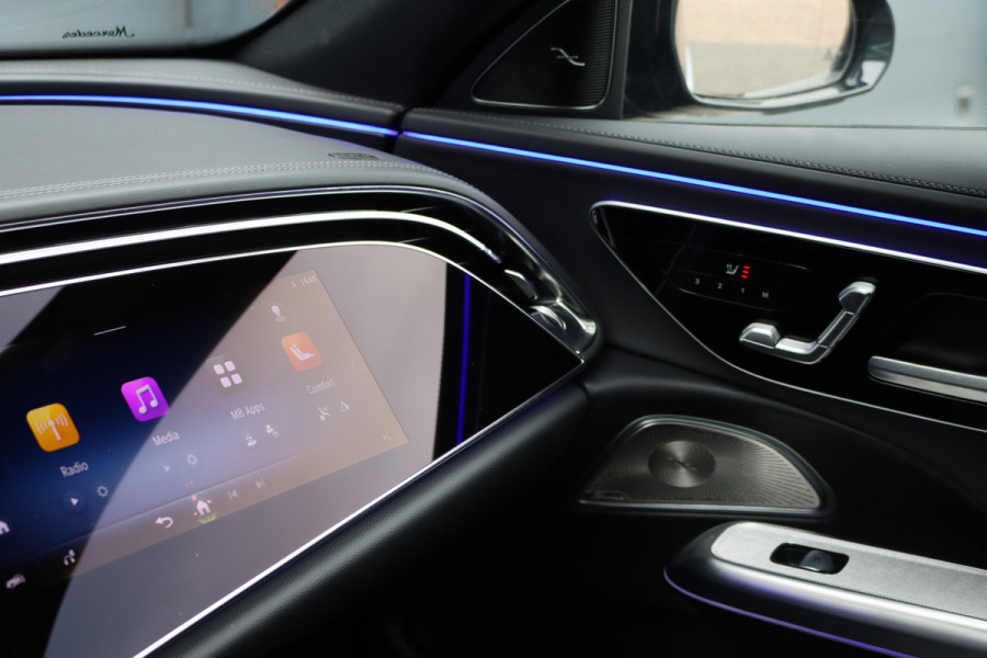 Mercedes-Benz E-Klasse 220 d AMG Line Premium+ | Hyperscreen | Luchtvering | Achterasbesturing | Distronic | Soft-Close | Burmester | Panoramadak | Surround Camera | HUD | Verwarmd Stuurwiel | 3D-Display |