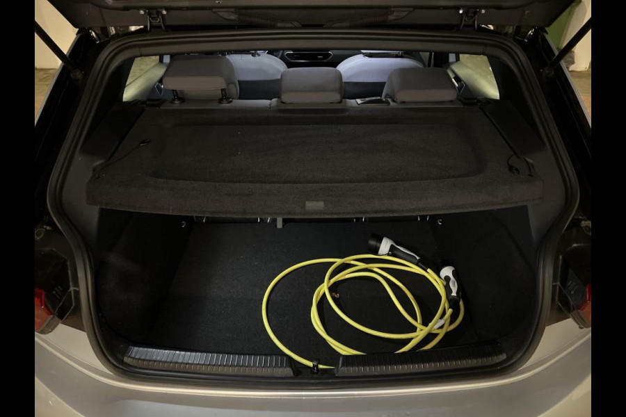 Volkswagen ID.3 Life 58 kWh Navi | Sfeer verlichting | velgen