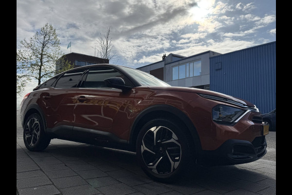 Citroën C4 1.2 PureTech Shine Pack - AUTOMAAT I Navigatie / Apple CarPlay I Airco I Sport velgen I PDC I Head-Up I Dealer onderh.