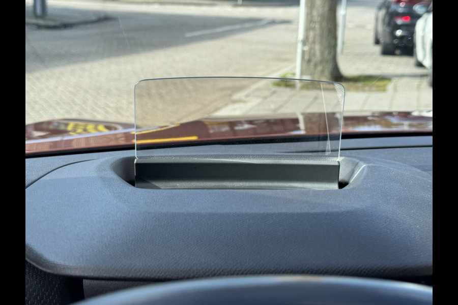 Citroën C4 1.2 PureTech Shine Pack - AUTOMAAT I Navigatie / Apple CarPlay I Airco I Sport velgen I PDC I Head-Up I Dealer onderh.