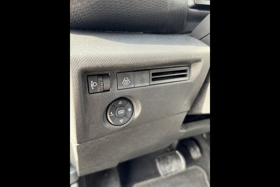 Citroën C4 1.2 PureTech Shine Pack - AUTOMAAT I Navigatie / Apple CarPlay I Airco I Sport velgen I PDC I Head-Up I Dealer onderh.