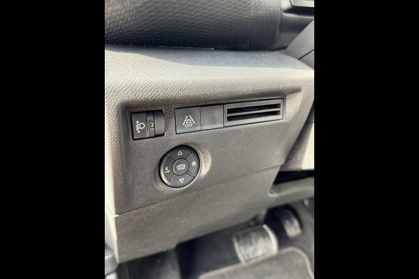 Citroën C4 1.2 PureTech Shine Pack - AUTOMAAT I Navigatie / Apple CarPlay I Airco I Sport velgen I PDC I Head-Up I Dealer onderh.