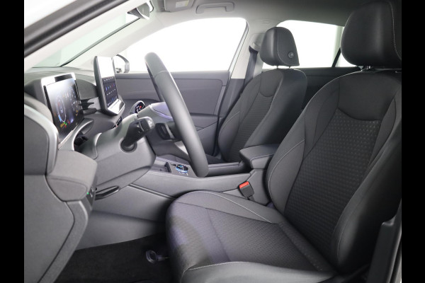 Volkswagen T-Roc Life First Edition 1.5 eTSI 116 PK DSG | 18" LM | Camera | Stoel & stuurverwarming |