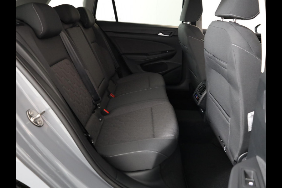 Volkswagen Golf variant Life Edition 1.5 TSI 116 pk Hand. | 18" LM | Stoel & stuurverwarming | Climatronic |