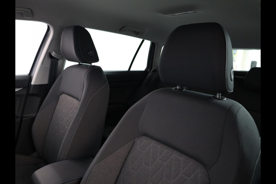 Volkswagen Golf variant Life Edition 1.5 TSI 116 pk Hand. | 18" LM | Stoel & stuurverwarming | Climatronic |