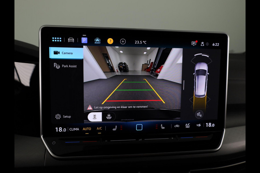 Volkswagen Golf Life Edition 1.5 TSI 116 pk | 18" velgen | Achteruitrij camera | Navigatie | ACC