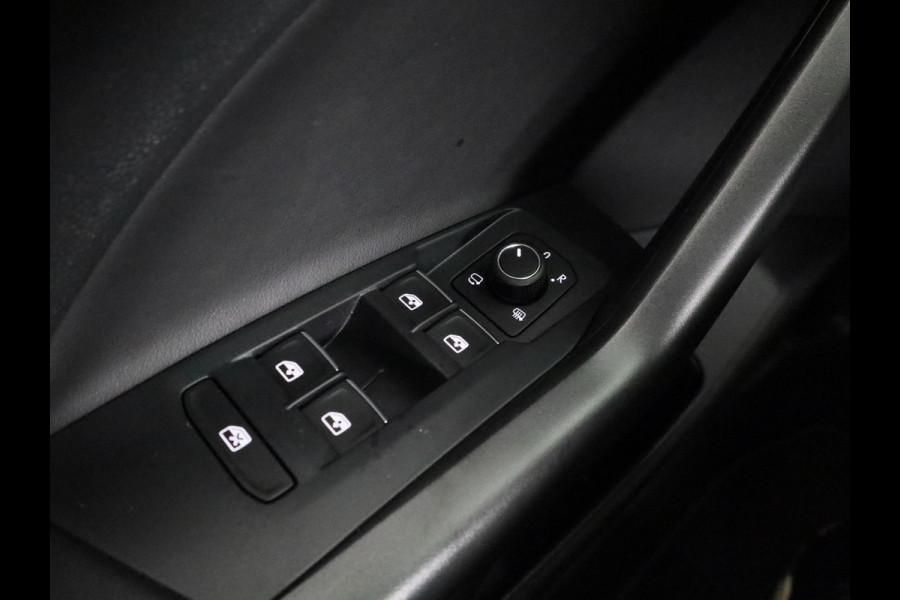 Volkswagen T-Cross R-Line Edition 1.0 TSI 116 PK DSG | 18" LM | Camera | Stoelverwarming | IQ.Light |