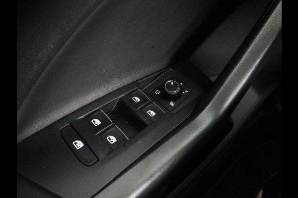 Volkswagen T-Cross R-Line Edition 1.0 TSI 116 PK DSG | 18" LM | Camera | Stoelverwarming | IQ.Light |