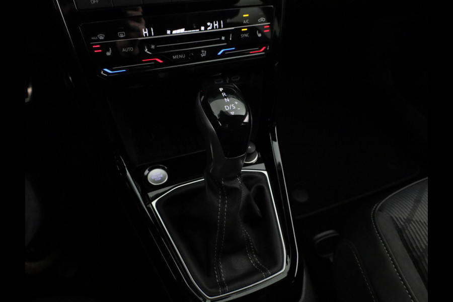 Volkswagen T-Cross R-Line Edition 1.0 TSI 116 PK DSG | 18" LM | Camera | Stoelverwarming | IQ.Light |