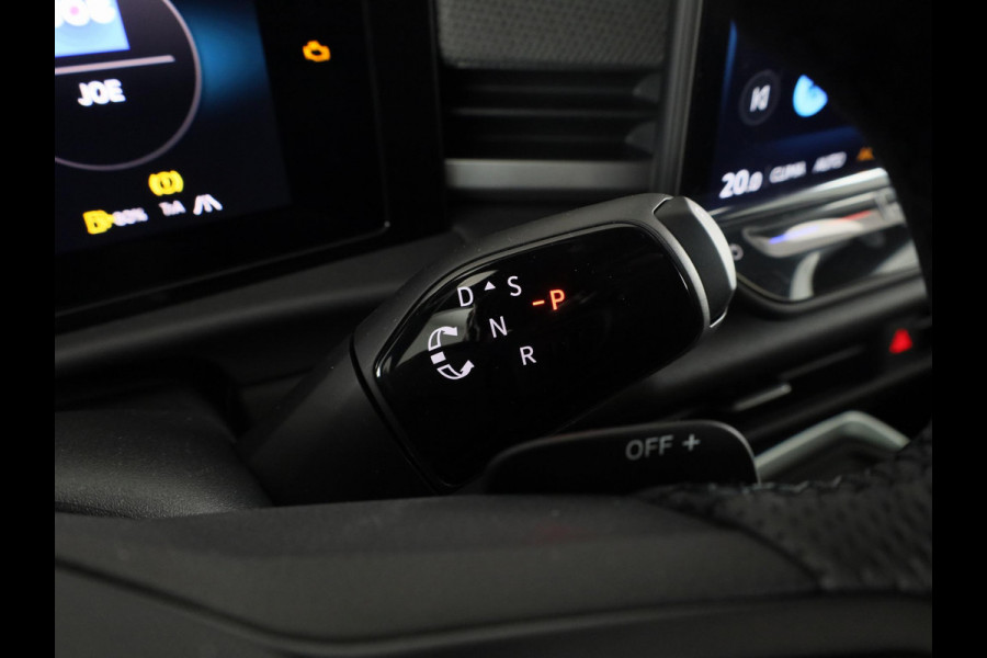 Volkswagen T-Roc R-Line First Edition 1.5 eTSI 110 kW / 150 PK SUV | Panoramaschuif-kanteldak | Assistance Pakket | Trekhaak | Black Style Pakket | Koplampverlichting matrix-led (IQ.LIGHT) | Elek. achterklep | Zwart dak