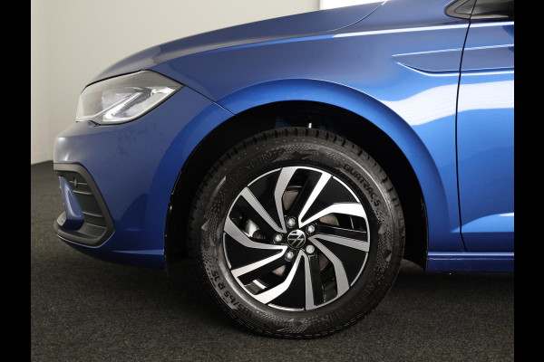 Volkswagen Polo GP Life Edition 1.0 95 pk 5 versn. Hand | 15" LM | Stoelverwarming | Camera |