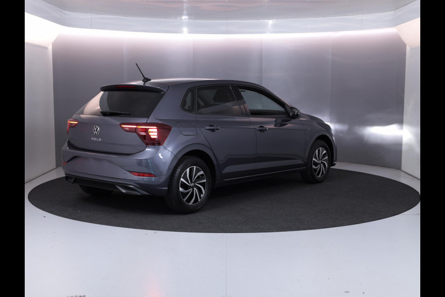 Volkswagen Polo GP Life Edition 1.0 95 pk 5 versn. Hand | 15" LM | Stoelverwarming | Camera |