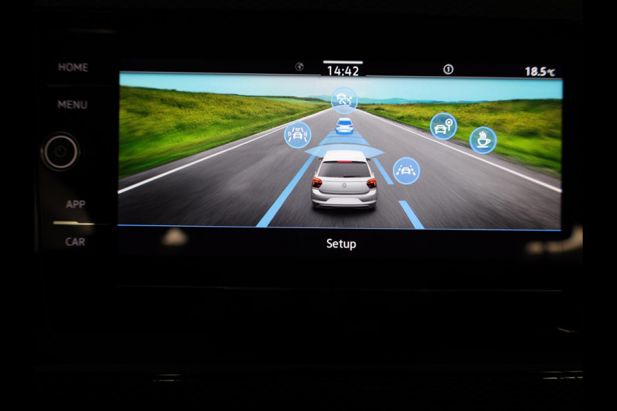 Volkswagen Polo GP Life Edition 1.0 95 pk 5 versn. Hand | 15" LM | Stoelverwarming | Camera |