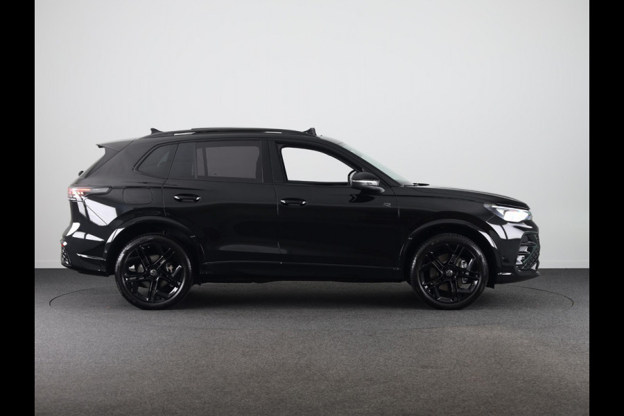 Volkswagen Tiguan R-Line Edition 1.5 eHybrid 200 kW / 272 PK SUV 6 v Panoramadak | Stoelverwarming | Leder interieur