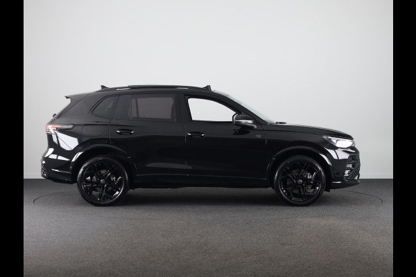 Volkswagen Tiguan R-Line Edition 1.5 eHybrid 200 kW / 272 PK SUV 6 v Panoramadak | Stoelverwarming | Leder interieur