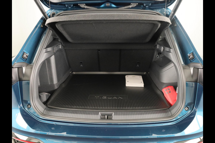 Volkswagen Tiguan R-Line Edition 1.5 eHybrid 204 PK DSG | 20" LM |  Black Style | Stoel & stuurverwarming | Trekhaak |