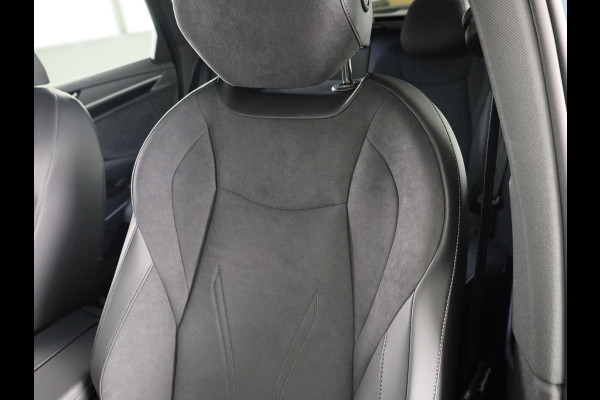 Volkswagen ID.7 Tourer Pro Limited Edition 77 kWh accu 286 PK | Velgen 19" | 360 graden camera | Stoel & Stuurverwarming |