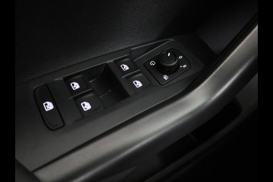 Volkswagen T-Cross Life Edition 1.0 TSI 116 PK DSG | Climatronic | Stoelverwarming | Camera |