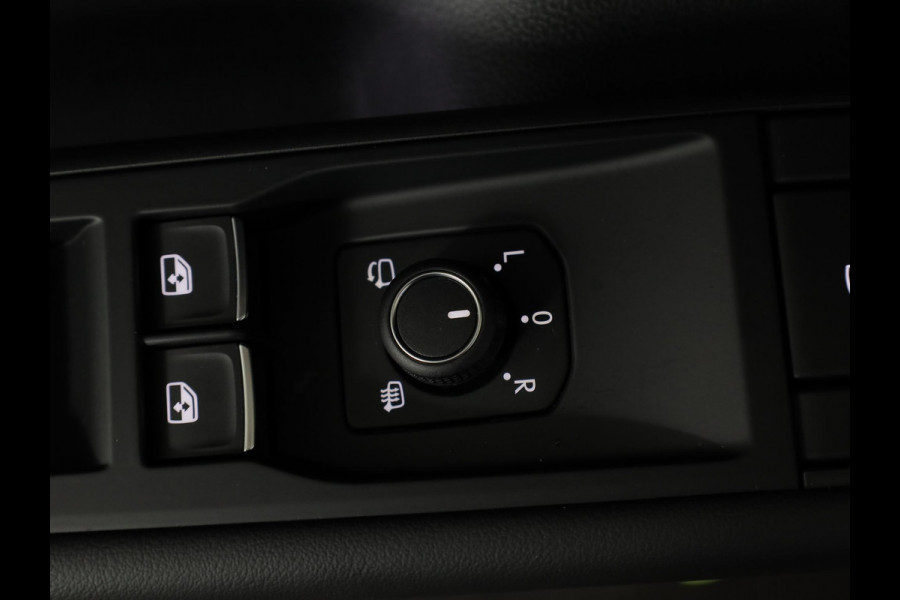 Volkswagen T-Roc Style First Edition 1.5 eTSI 85 kW / 116 PK SUV 7 | Assistance Pakket | Trekhaak | Elek. achterklep |  Velgen 'Vancouver', 19 inch lichtmetaal | Zwart dak