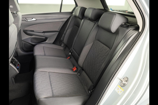 Volkswagen Golf Life Edition 1.5 eHybrid 204 PK | 17 "LM velgen | Stoel & Stuurverwarming | Camera |