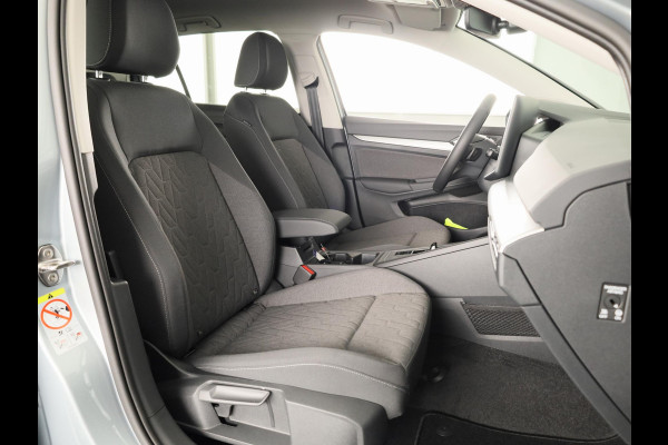 Volkswagen Golf Life Edition 1.5 eHybrid 204 PK | 17 "LM velgen | Stoel & Stuurverwarming | Camera |