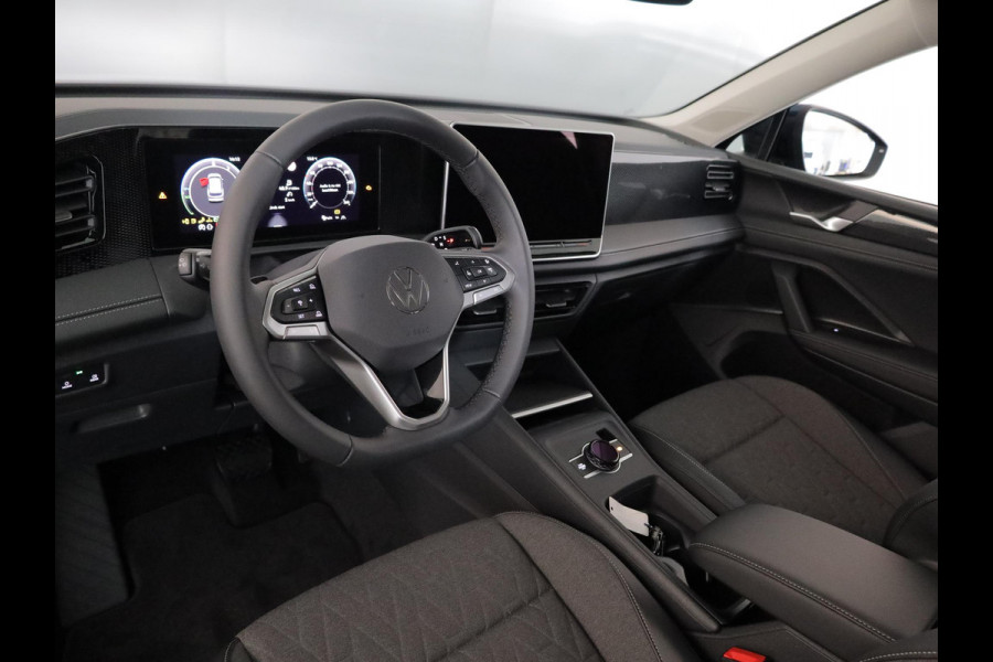 Volkswagen Tiguan Life Edition 1.5 eHybrid 204 PK DSG | 18" LM | Stoel & stuurverwarming | Trekhaak |