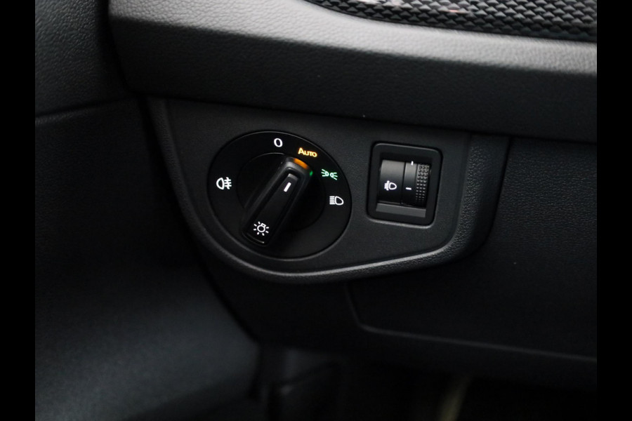 Volkswagen Taigo Life Edition 1.0 95 pk 5 versn. Hand | Climatronic | Stoelverwarming | Camera