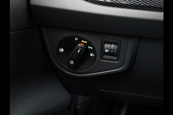 Volkswagen Taigo Life Edition 1.0 95 pk 5 versn. Hand | Climatronic | Stoelverwarming | Camera