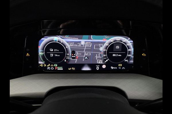 Volkswagen Golf Life Edition 1.5 eHybrid 204 PK | 17 "LM velgen | Stoel & Stuurverwarming | Camera |