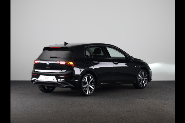 Volkswagen Golf Life Edition 1.5 eHybrid 204 PK | 17 "LM velgen | Stoel & Stuurverwarming | Camera |