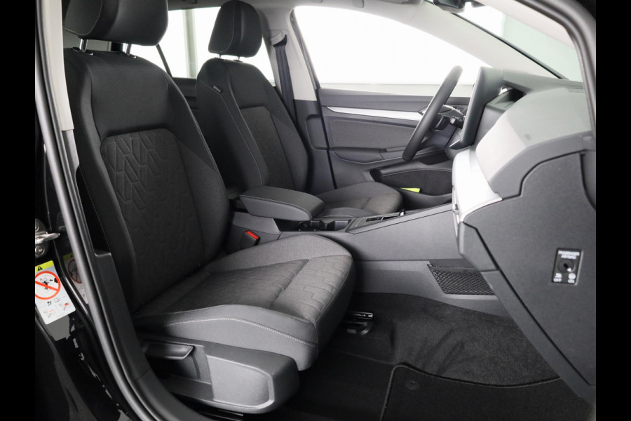 Volkswagen Golf Life Edition 1.5 eHybrid 204 PK | 17 "LM velgen | Stoel & Stuurverwarming | Camera |