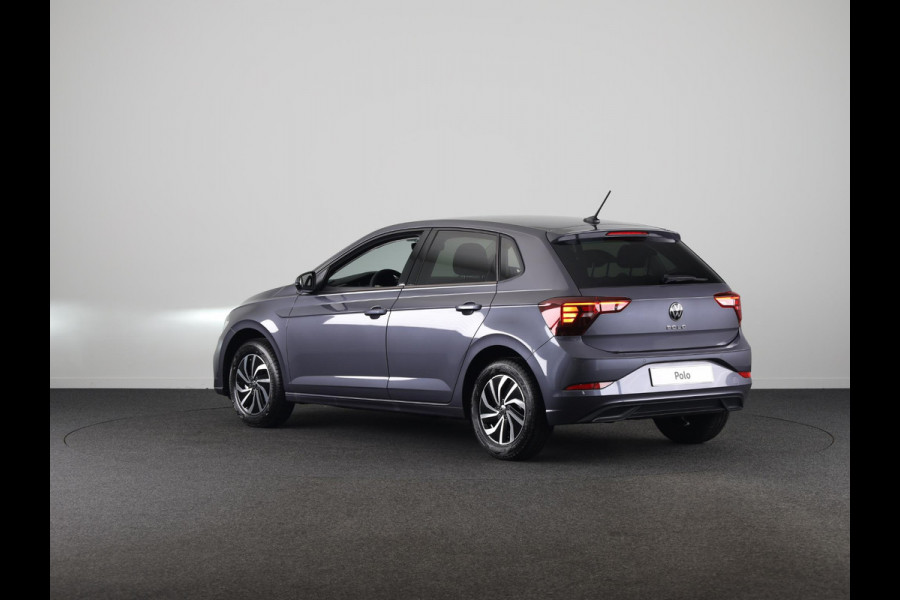 Volkswagen Polo GP Life Edition 1.0 95 pk 5 versn. Hand | 15" LM | Stoelverwarming | Camera |