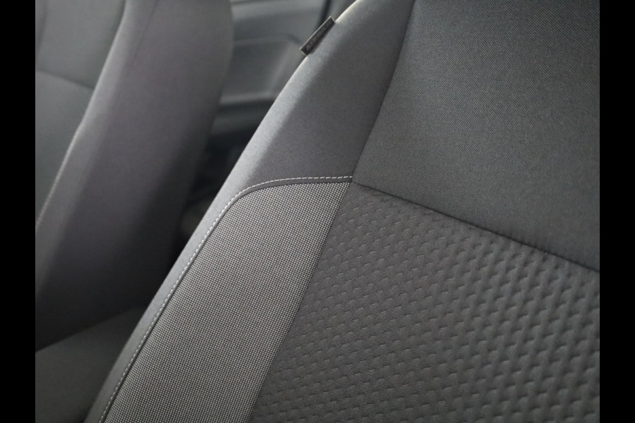 Volkswagen Polo GP Life Edition 1.0 95 pk 5 versn. Hand | 15" LM | Stoelverwarming | Camera |