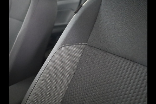 Volkswagen Polo GP Life Edition 1.0 95 pk 5 versn. Hand | 15" LM | Stoelverwarming | Camera |