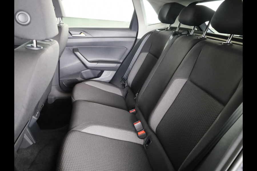 Volkswagen Polo GP Life Edition 1.0 95 pk 5 versn. Hand | 15" LM | Stoelverwarming | Camera |